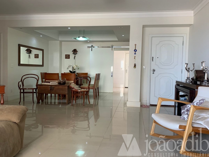Apartamento Centro Acima